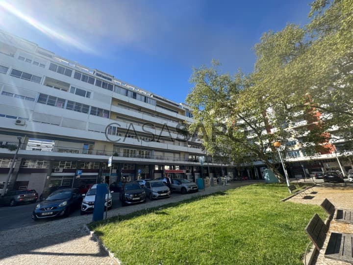 Apartment 4 Bedrooms Lumiar, Lisboa