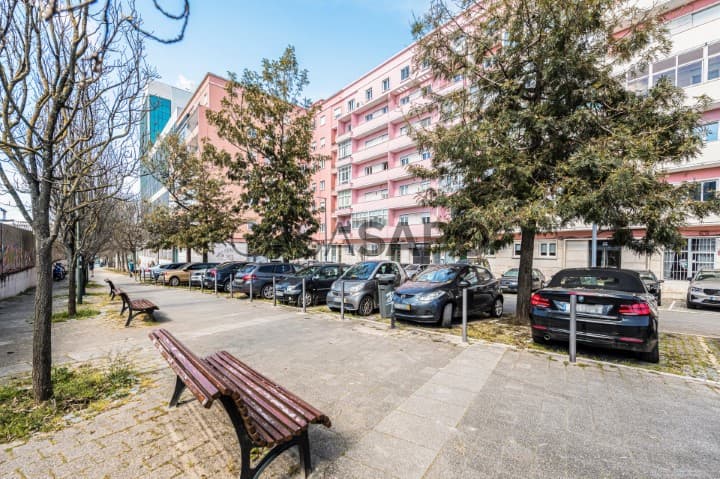 Apartment 3 Bedrooms Bairro São Miguel (Alvalade), Alvalade, Lisboa