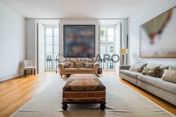 Apartment 3 Bedrooms Chiado (Encarnação), Misericórdia, Lisboa